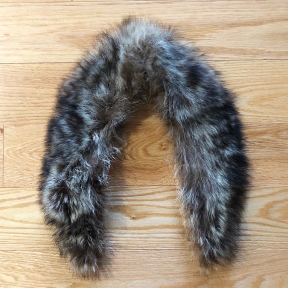 Brown & beige raccoon fur collar